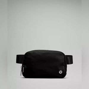 Lululemon Everywhere Belt Bag